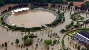 INUNDAŢIILE din Europa: IMAGINI apocaliptice cu oraşe întregi sub ape - GALERIE FOTO