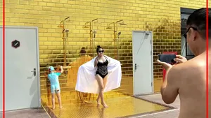 Primul hotel placat cu aur s-a deschis în Vietnam. Cât costă o cameră pe noapte. VIDEO