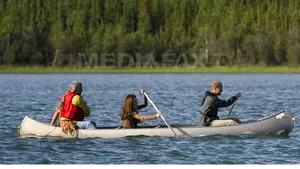 William şi Kate în Canada: Au mers pe apă cu o canoe şi au jucat hochei - GALERIE FOTO