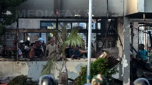 REVOLTĂ într-o închisoare indoneziană. Cinci deţinuţi au murit şi aproximativ 100 au evadat - FOTO