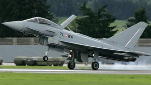Marea Britanie ar putea trimite avioane de luptă în Ucraina ca garanţii de securitate - The Times