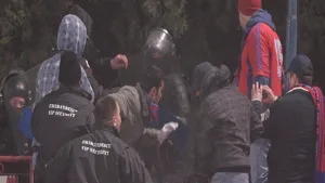 Zece suporteri au interdicţie să mai intre pe stadioane
