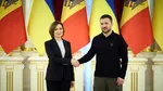 Maia Sandu îl decorează pe Volodimir Zelenski cu cea mai înaltă distincție a Republicii Moldova