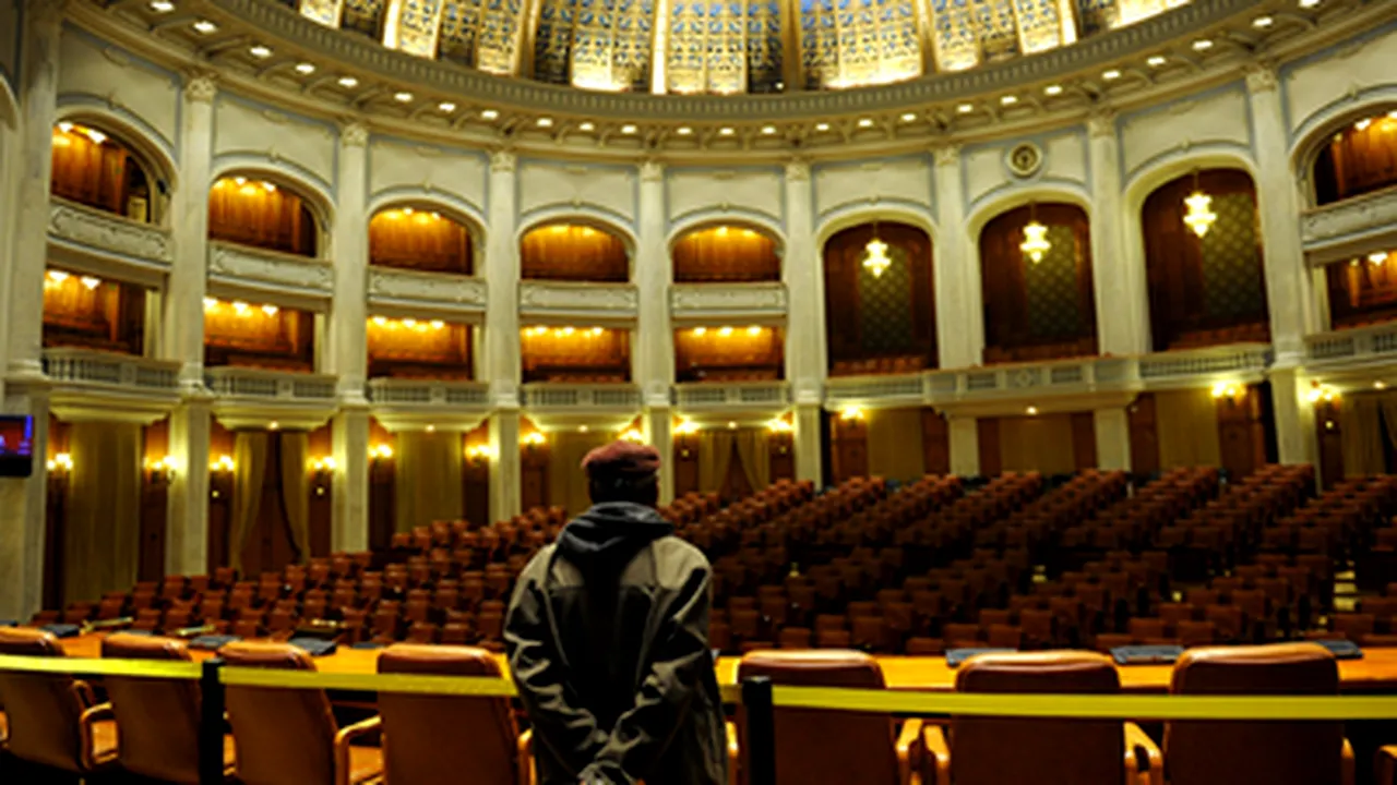 Romanian Senator Draws Up Amendment To Sanction Lawmakers Who Skip Parliament Meetings
