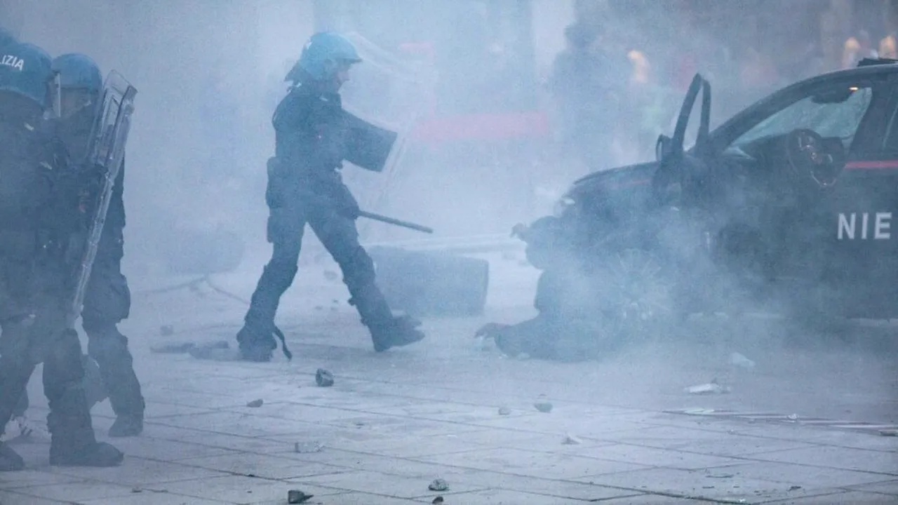 Violențele de la Milano nu se opresc. Duminică, tinerii cu cagule au jefuit un supermarket și un magazin Decathlon