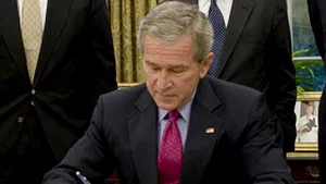 Bush a semnat protocoalele de aderare a Albaniei şi Croaţiei la NATO