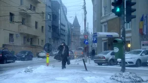 Bucureştiul, înainte de valul de ninsoare. Primăria Capitalei promite intervenţia promptă. Care sunt punctele fixe unde pot fi găsite utilajele 