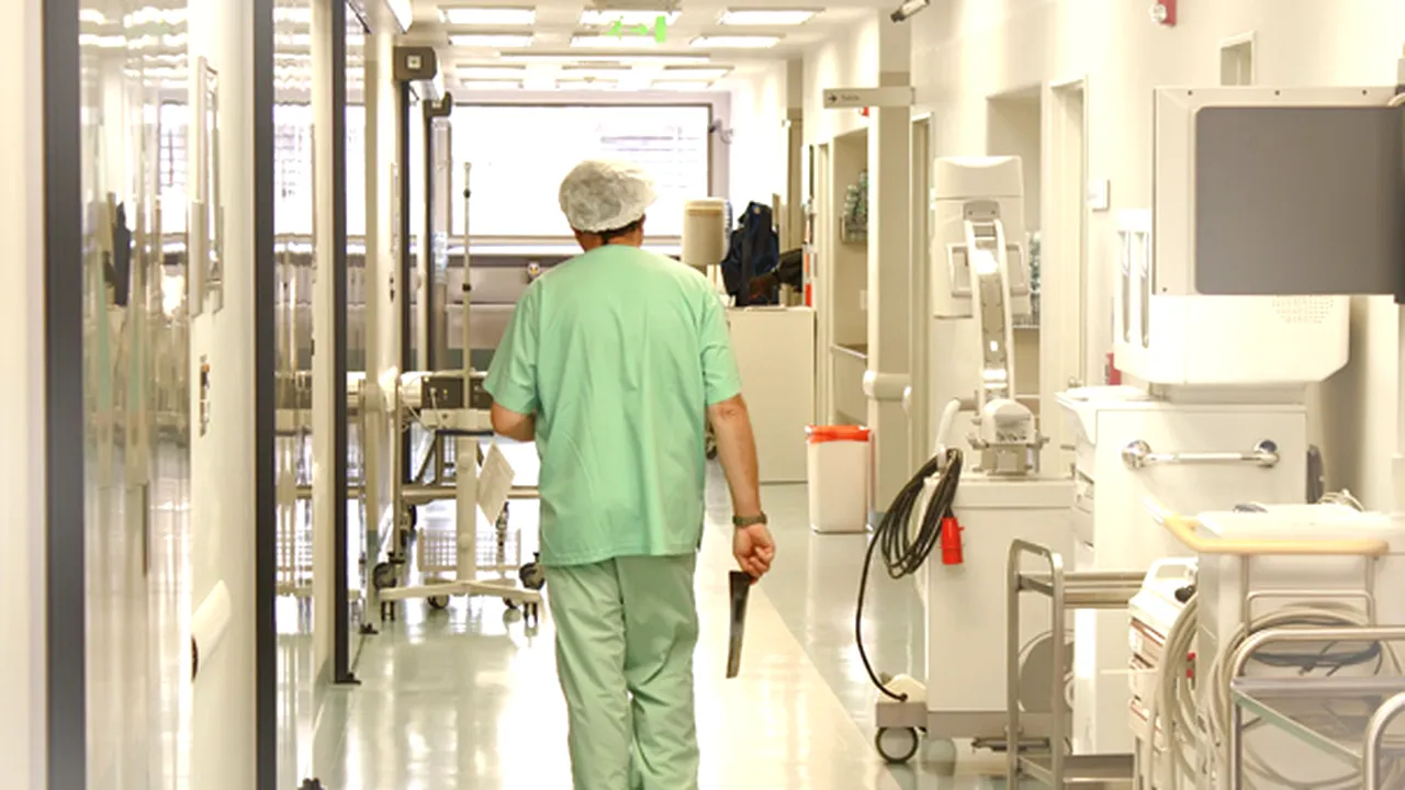 Instalatorul suspect de leptospiroză, internat în stare gravă la Spitalul de Boli Infecţioase din Iaşi, a murit