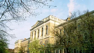 Proiectul Legii educaţiei: Rectorul unei universităţi, stabilit prin concurs public