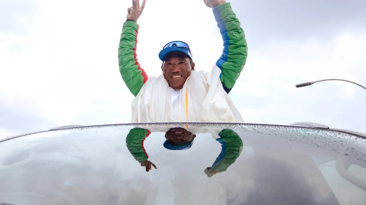 Kami Rita Sherpa, legendarul alpinist nepalez, a cucerit Everestul pentru a 31-a oară