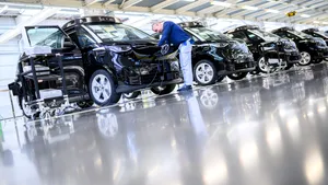 Peste 2 milioane de vehicule Volkswagen, rechemate în service la nivel mondial. Cinci modele foarte populare sunt afectate