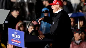 Donald Trump îndeamnă la Război Civil! 