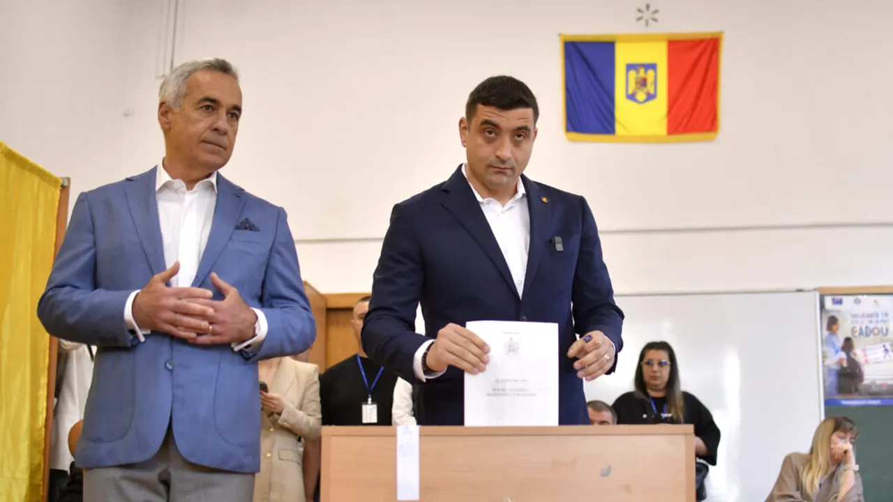 George Simion a venit la vot alături de Călin Georgescu. Nu li s-au permis declaraţii în secţie
