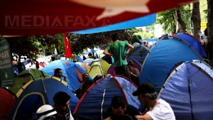 PROTESTELE DIN TURCIA: Manifestanţii refuză să evacueze Parcul Gezi Taksim