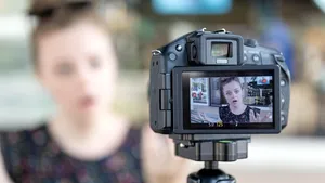 Câti bani poţi face din YouTube, cât câştigă influencerii din România şi care este cel mai valoros public