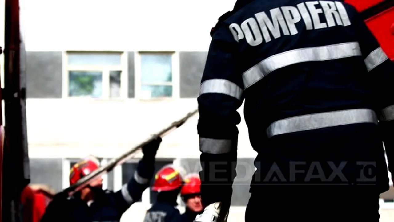 Pompierii şi jandarmii au simulat intervenţii în caz de cutremur de 7,1 grade