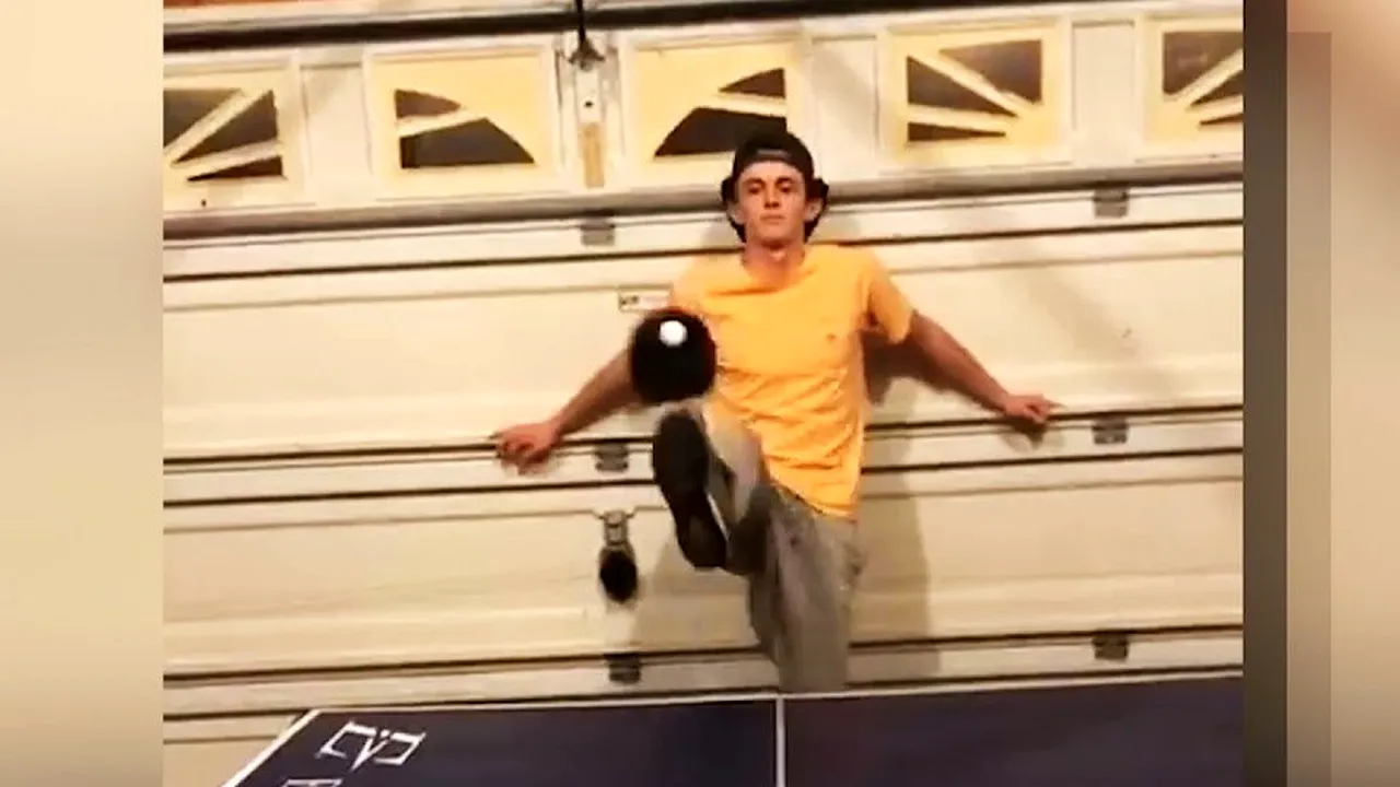Ping...cu ce apuci...pong. Câţiva tineri au reinventat tenisul de masă 