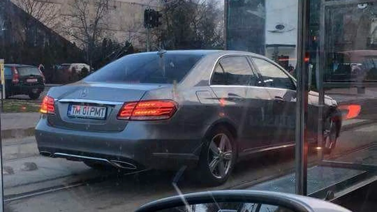 Primarul Timişoarei a depăşit o coloană de maşini pe linia de tramvai. Ce scuză a folosit Nicolae Robu - FOTO