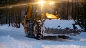 Condiții de iarnă adevărată pe Transfăgărășan. Zăpadă abundentă la Bâlea Lac, drumarii continuă deszăpezirea