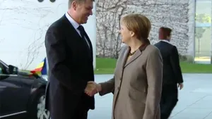 Iohannis: Contăm pe sprijinul Germaniei pentru identificarea unei soluţii privind Schengen. Merkel: Nu pot să promit acum - VIDEO