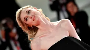 Netflix a ales-o pe Elizabeth Debicki pentru rolul Prinţesei Diana, în producţia de succes „The Crown”