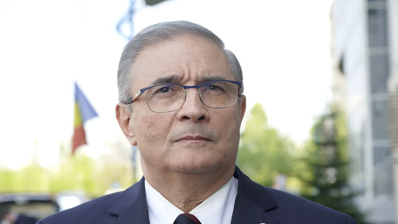 Silviu Predoiu: Prin numirea lui Coldea la SRI, Băsescu a încălcat grav normele militare, a generat tensiuni în sistem. A făcut o greşeală binecuvîntată de toţi politicienii. Parlamentarii făceau coadă la uşa lui Coldea să ia lumină