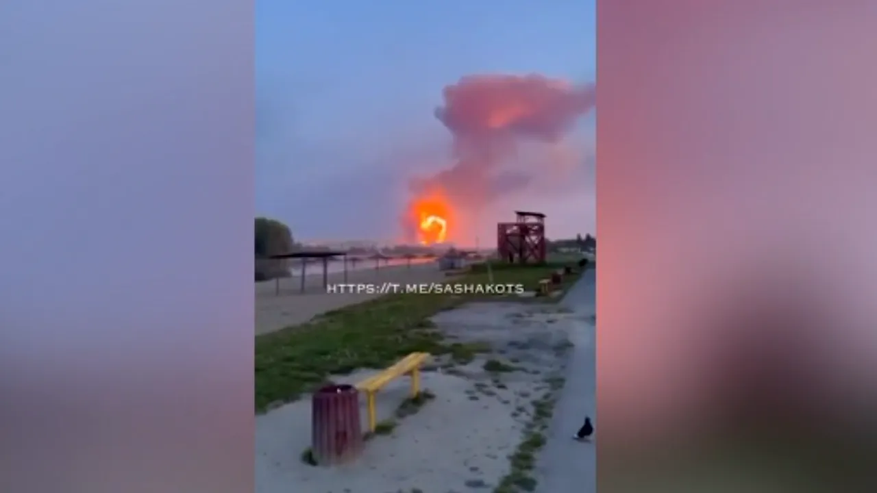O coloană de foc s-a ridicat de la un depozit ucrainean distrus de ruşi. Ce vicleşug au folosit invadatorii