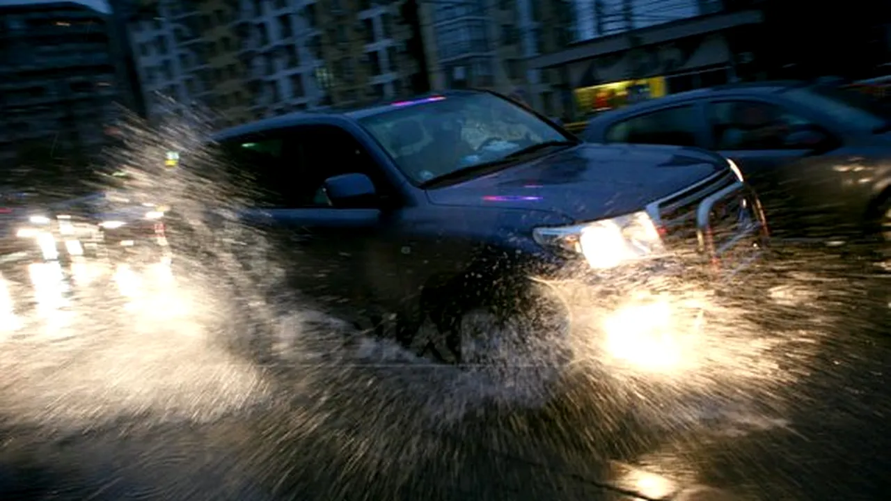 Avertizare nowcasting de furtună pentru Capitală şi Ilfov, valabilă între orele 16.40 şi 17.40