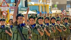 Efectele crizelor globale. O țară neutră ar putea introduce serviciul militar obligatoriu pentru bărbați și femei