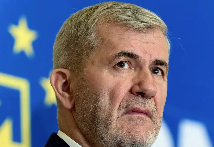 POLITIC Un alt lider PNL cere rămânerea liberalilor la guvernare. Valeriu Iftime: „Susțin formarea unui guvern pro-european, iar asta nu poate exista fără ca PNL să își asume un rol de conducere!”