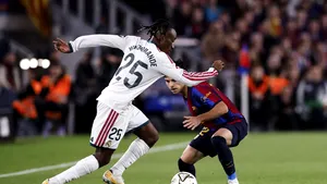 Real Madrid câștigă El Clásico pe terenul Barcelonei, cu o dublă a lui Mbappé. Mourinho: „Nu jucăm pentru a câștiga pe Camp Nou, ci campionatul”