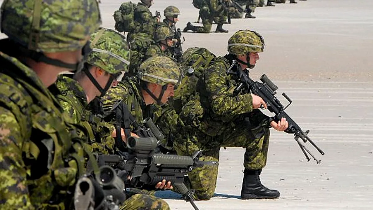 Exerciţiu NATO eşuat: Un TAB a fost luat de Dunăre, trei militari au reuşit să se salveze în ultimul moment/ MApN: S-a scufundat în timpul unui exerciţiu militar pe braţul Borcea