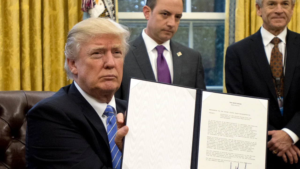 VIDEO Trump închide graniţele SUA pentru cetăţenii din 7 state musulmane şi suspendă programul pentru refugiaţi. Sirienii au interdicţie pe termen nelimitat