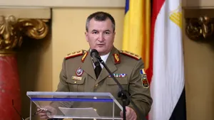 Generalul Daniel Petrescu a fost învestit în funcţia de şef al Statului Major al Apărării