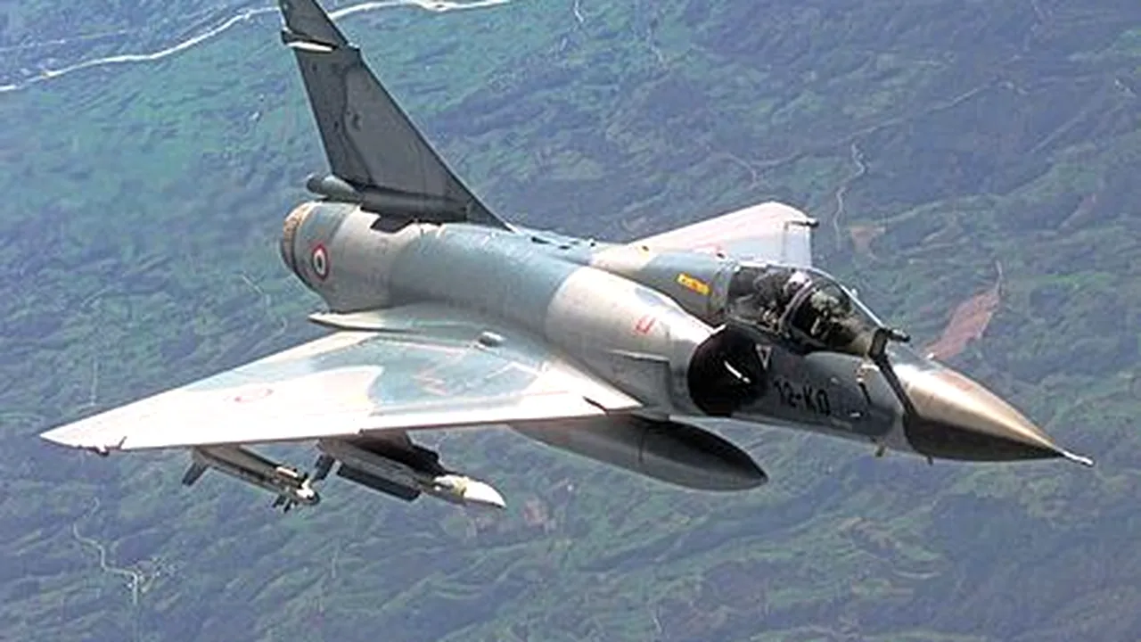 Franţa ar putea dona avioane de luptă Ucrainei: DASSAULT MIRAGE 2000. „În afară de arme nucleare, nu a mai rămas nimic de obţinut”, a declarat un consilier al ministrului Apărării de la Kiev