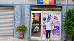 Cuvintele scrise pe braț au adus-o până aici. Drumul unei mame din Dobrogea printre măslini și dor