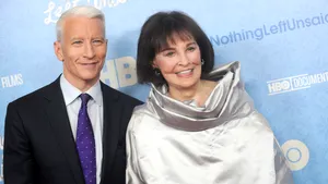 Gloria Vanderbilt, membră a unei familii celebre şi un simbol în lumea modei, a murit/ Fiul ei, jurnalistul Anderson Cooper, a anunţat decesul | VIDEO
