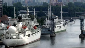 Putin a aprobat construcţia centralei nucleare din enclava Kaliningrad