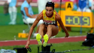 Sportiva care a câştigat lupta cu o complicaţie rară care-i punea viaţa în pericol la naşterea copilului. 