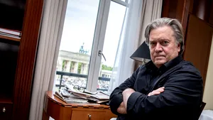Efectele scandalului Bannon, comentate de analistul politic Iulian Chifu. „Nu există lovitură definitivă”