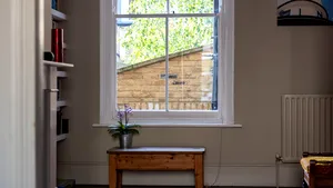 Airbnb a deblocat 250 de milioane de dolari pentru a despăgubi gazdele. Câţi bani vor primi aceştia