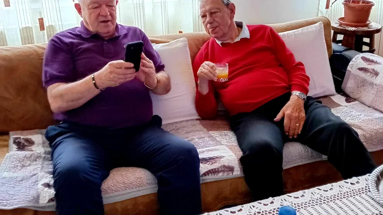 Prima fotografie cu Emeric Ienei, după ce s-a scris că a murit
