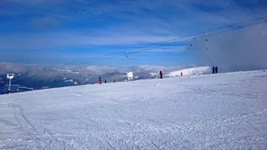 Moarte suspectă. O tănără de 23 de ani a fost găsită fără suflare în zona pârtiei de schi din Iaşi
