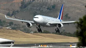 Sarkozy îşi inaugurează noul avion prezidenţial pentru a merge la summitul G20