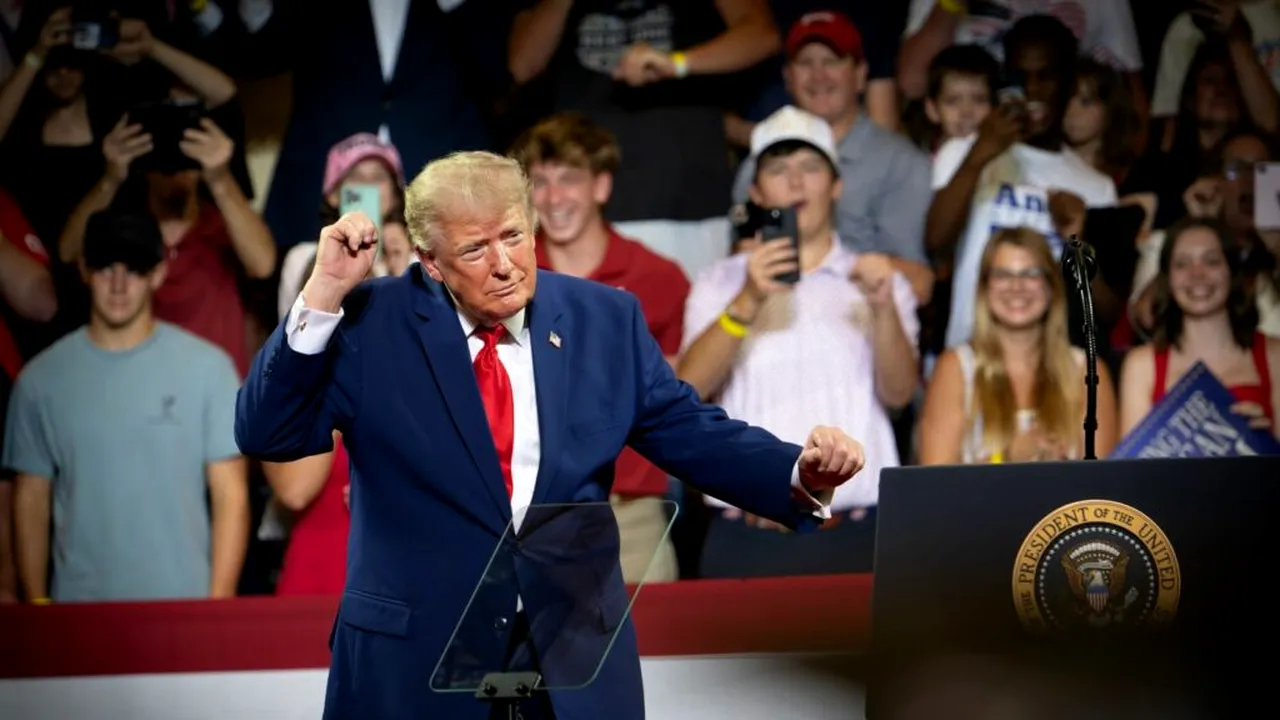 O fotografie cu Donald Trump costă cât o locuință: prețul cerut donatorilor la convenția republicană din Texas