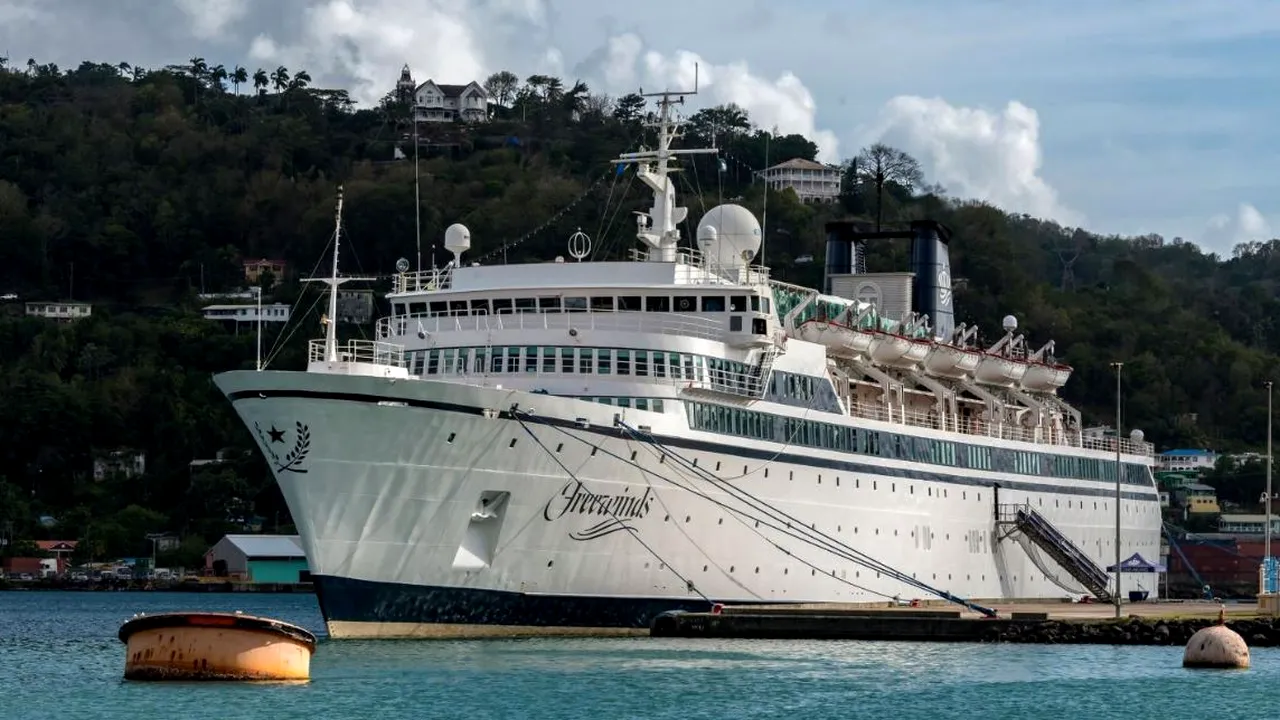 Navă de croazieră a cultului scientologic, în carantină într-un port din Insulele Caraibe/ Cel puţin un caz confirmat de rujeolă la bord