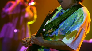 Santana vrea să fie preot (Video)