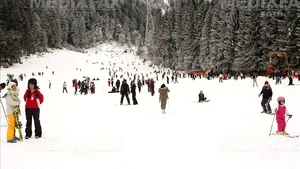 Trafic restricţionat spre Poiana Braşov: Parcările din staţiune sunt pline