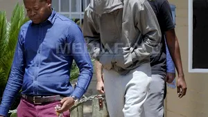 Unchiul lui Pistorius: Oscar este ameţit de şoc şi de durere