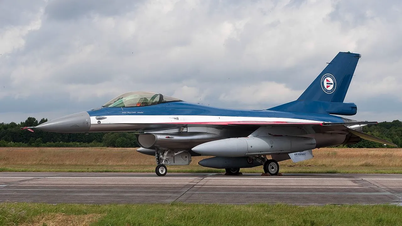 Guvernul a aprobat proiectul de lege pentru achiziţionarea a 32 de aeronave F-16 din Norvegia